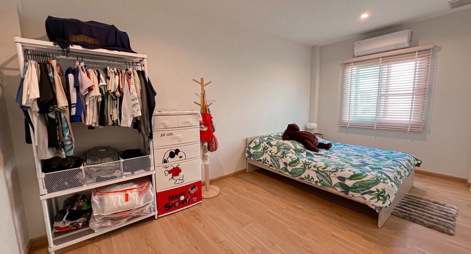 For sale 4 bedrooms house in Mueang Chiang Mai, Chiang Mai