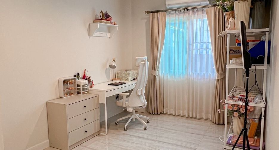 For sale 4 bedrooms house in Mueang Chiang Mai, Chiang Mai