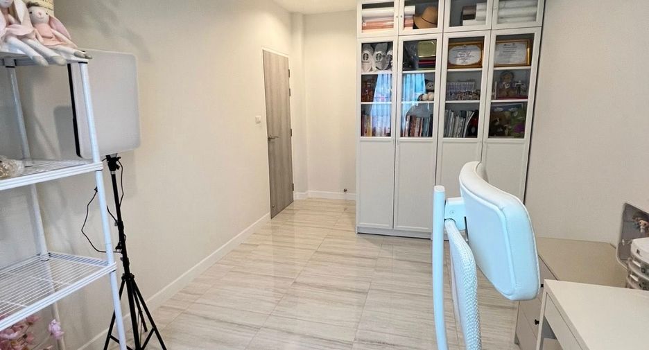 For sale 4 bedrooms house in Mueang Chiang Mai, Chiang Mai