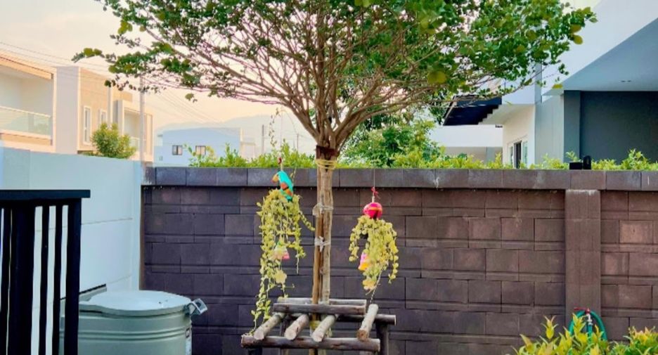 For sale 4 bedrooms house in Mueang Chiang Mai, Chiang Mai