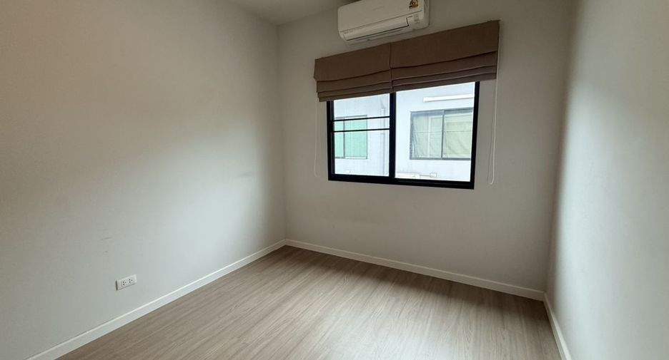 For sale 4 bedrooms townhouse in Bang Kruai, Nonthaburi
