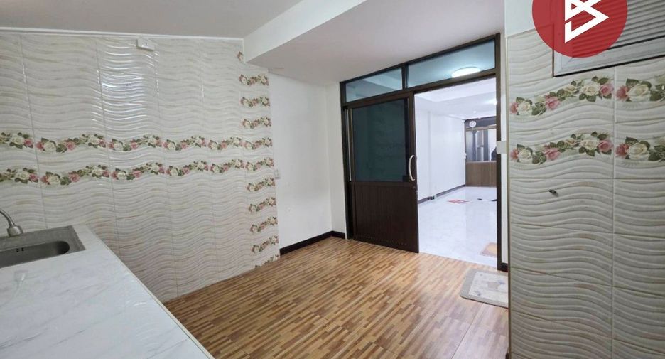 Reihenhaus zum Kauf mit 2 Zimmer in Lat Phrao, Bangkok