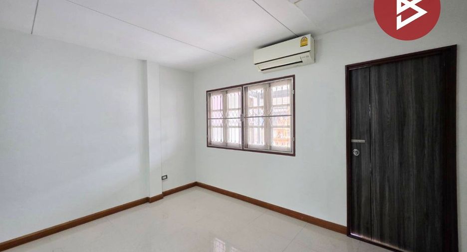Reihenhaus zum Kauf mit 2 Zimmer in Lat Phrao, Bangkok