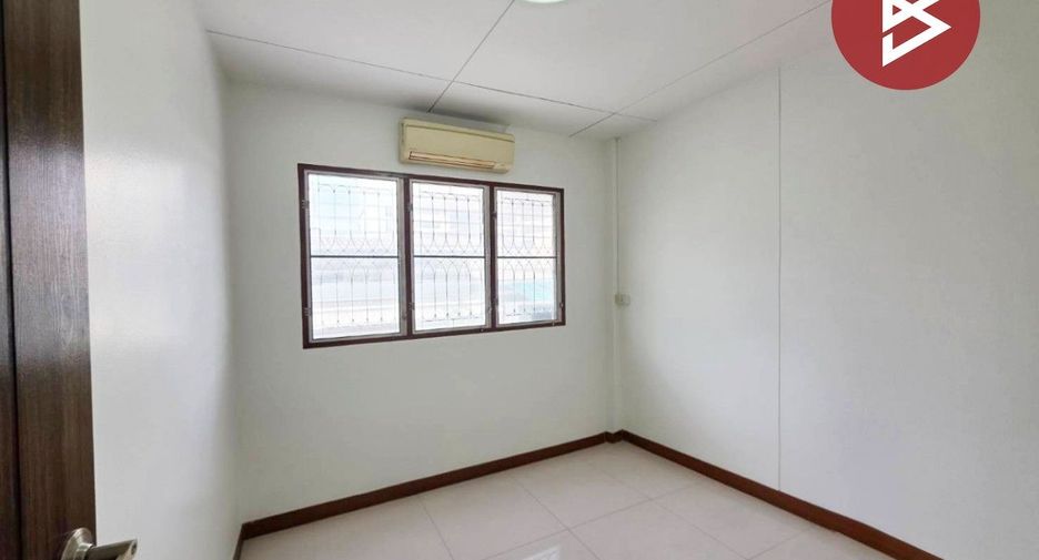 Reihenhaus zum Kauf mit 2 Zimmer in Lat Phrao, Bangkok