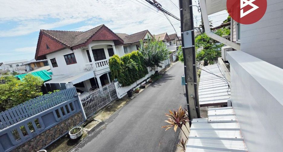 Reihenhaus zum Kauf mit 2 Zimmer in Lat Phrao, Bangkok