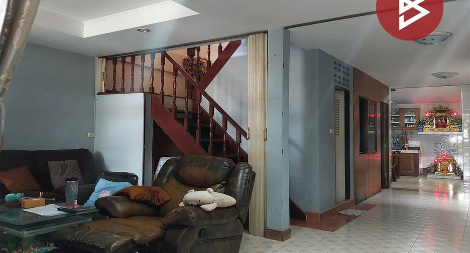 For sale 3 bedrooms townhouse in Wang Thonglang, Bangkok