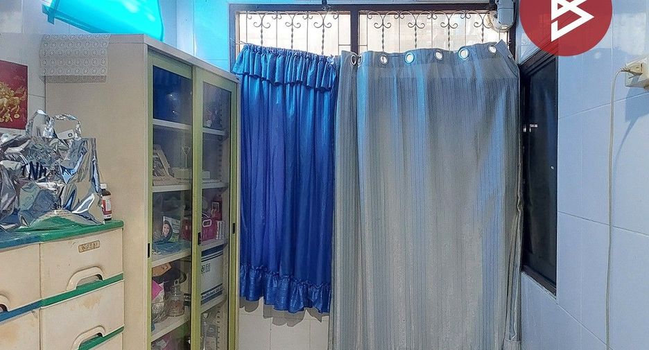 For sale 3 bedrooms townhouse in Wang Thonglang, Bangkok