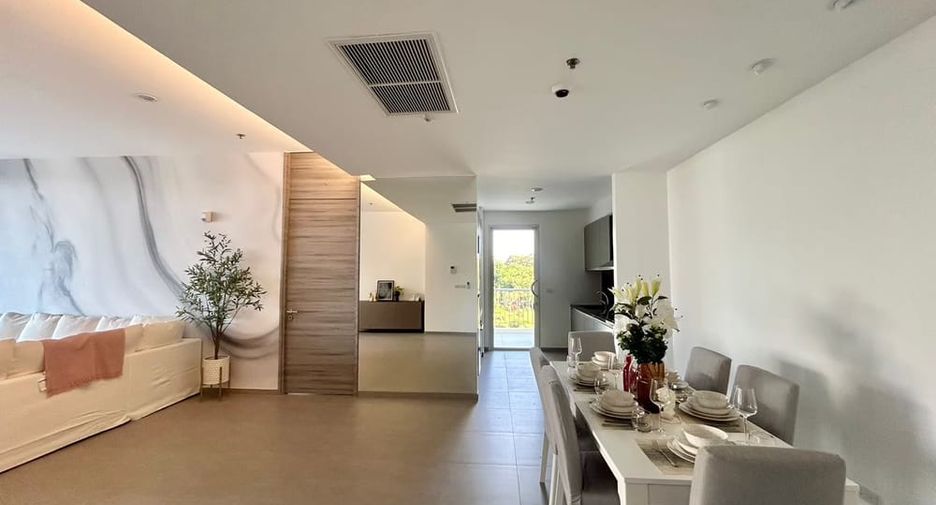 For rent 2 bedrooms condo in North Pattaya, Pattaya