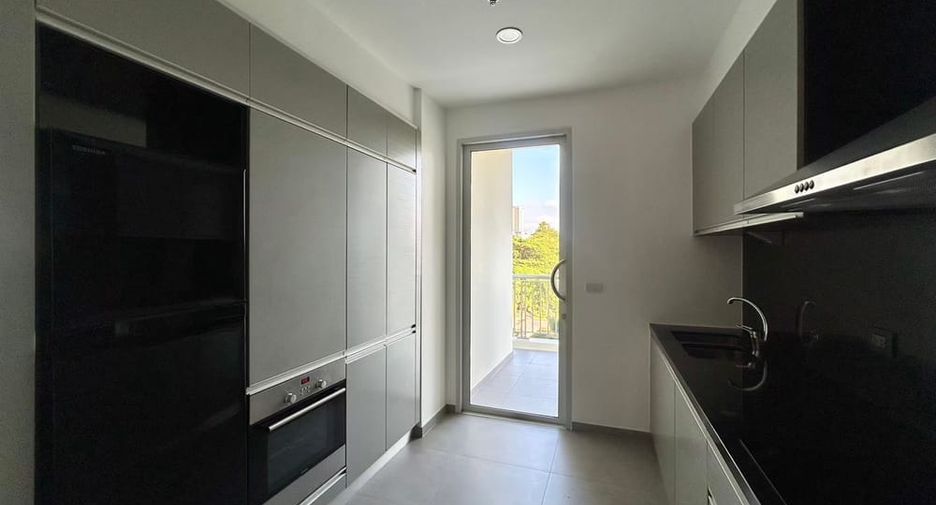 For rent 2 bedrooms condo in North Pattaya, Pattaya