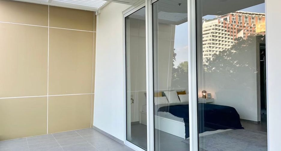 For rent 2 bedrooms condo in North Pattaya, Pattaya