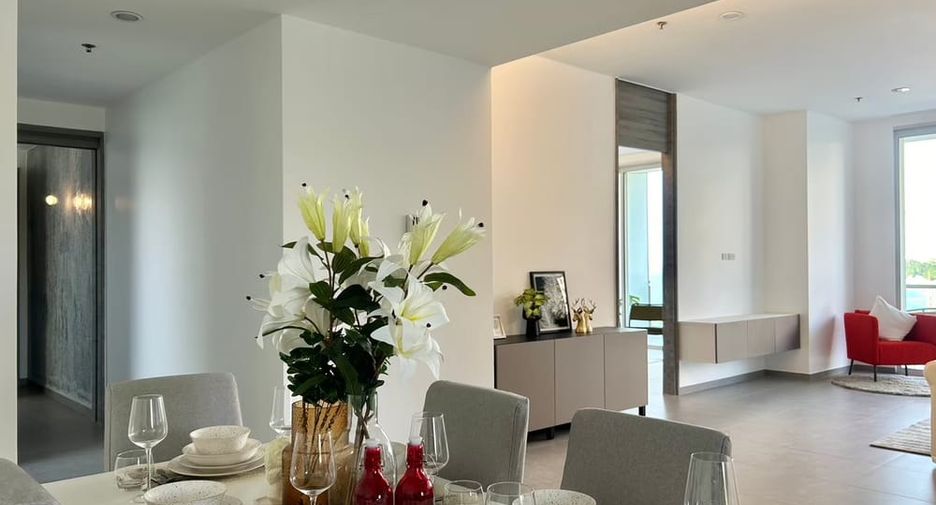 For rent 2 bedrooms condo in North Pattaya, Pattaya
