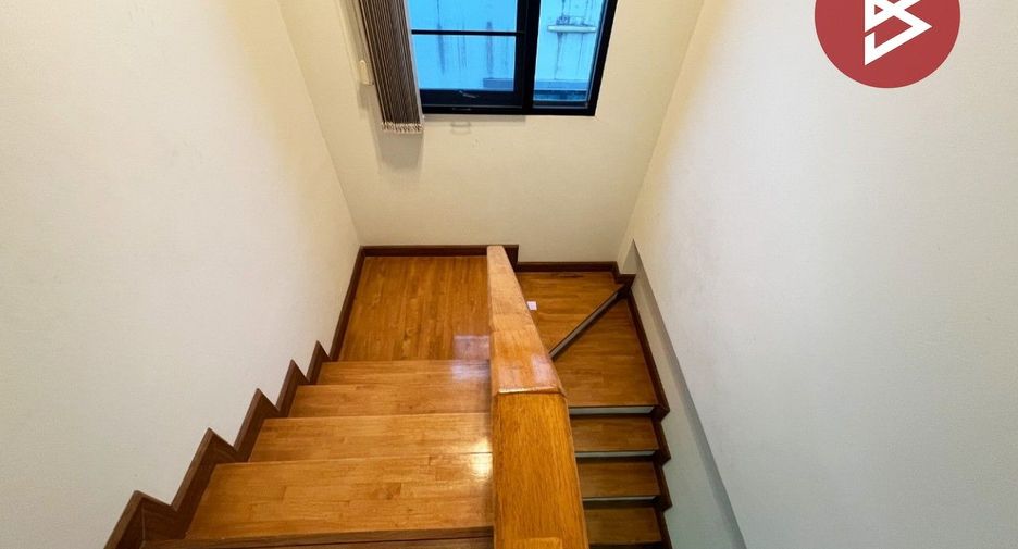 Haus zum Kauf mit 3 Zimmer in Phutthamonthon, Nakhon Pathom
