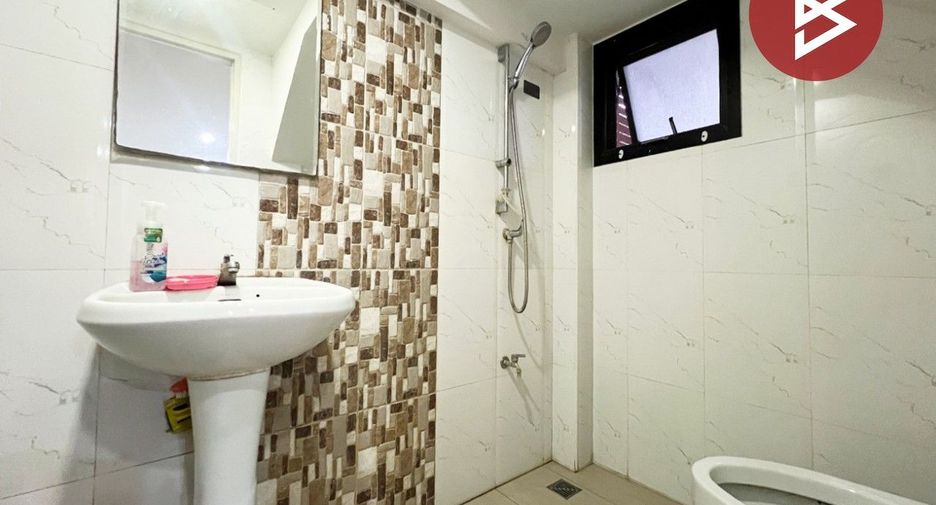 Haus zum Kauf mit 3 Zimmer in Phutthamonthon, Nakhon Pathom
