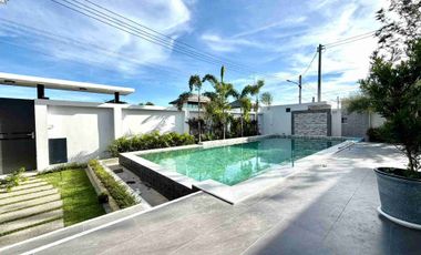 For sale 4 bedrooms house in East Pattaya, Pattaya