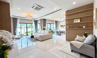 For sale 4 bedrooms house in East Pattaya, Pattaya