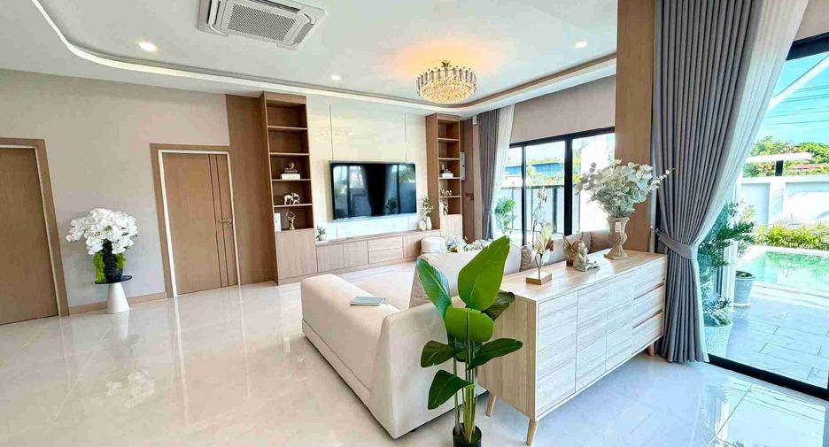 For sale 4 bedrooms house in East Pattaya, Pattaya