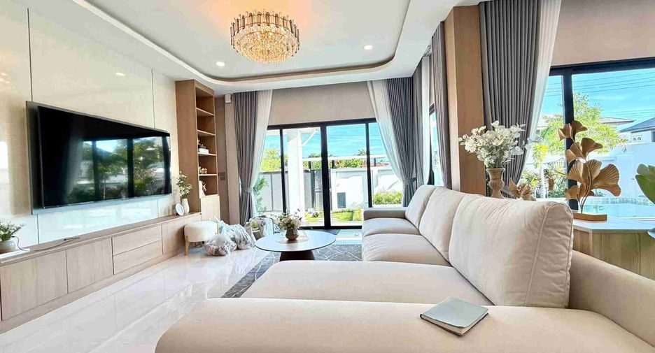 For sale 4 bedrooms house in East Pattaya, Pattaya
