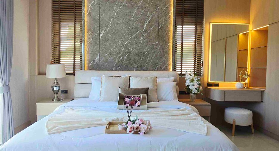 For sale 4 bedrooms house in East Pattaya, Pattaya