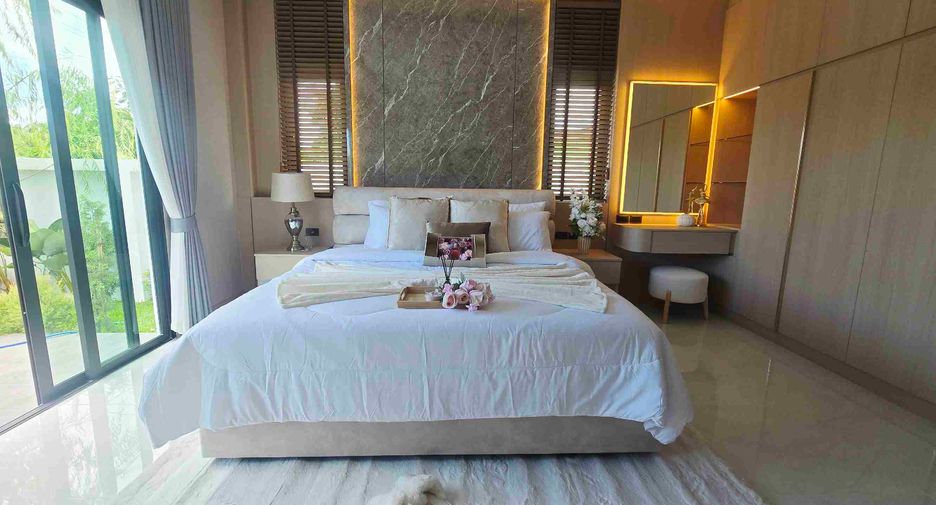 For sale 4 bedrooms house in East Pattaya, Pattaya