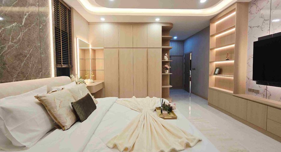 For sale 4 bedrooms house in East Pattaya, Pattaya