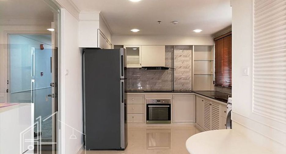 Condo en alquiler de 3 habitaciones en Khlong Toei, Bangkok