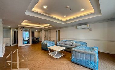 For rent 3 bedrooms condo in Khlong Toei, Bangkok