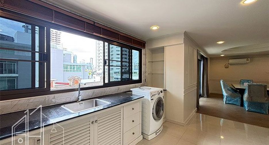 For rent 3 bedrooms condo in Khlong Toei, Bangkok