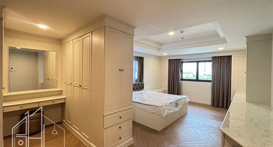 For rent 3 bedrooms condo in Khlong Toei, Bangkok