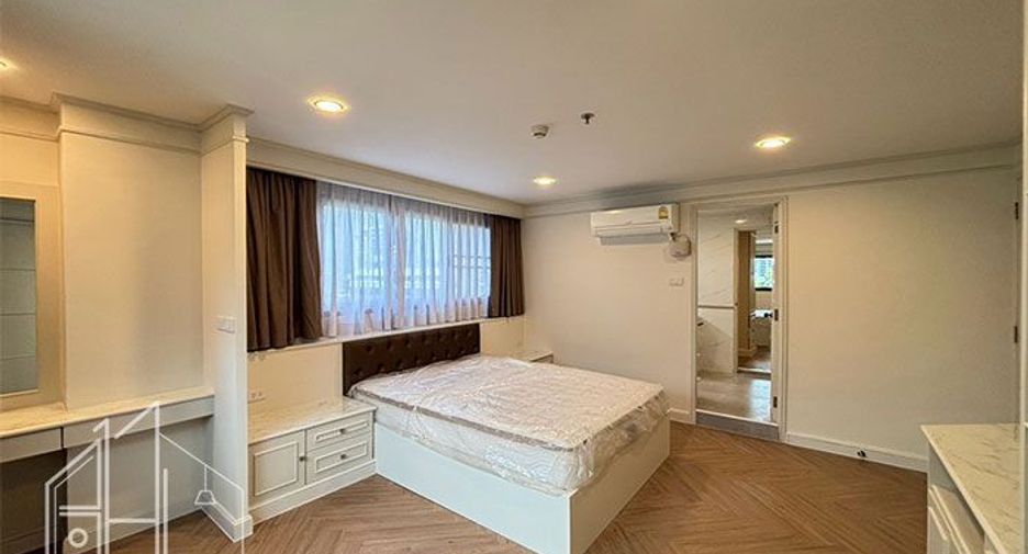 For rent 3 bedrooms condo in Khlong Toei, Bangkok
