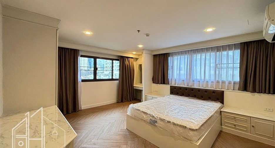 For rent 3 bedrooms condo in Khlong Toei, Bangkok