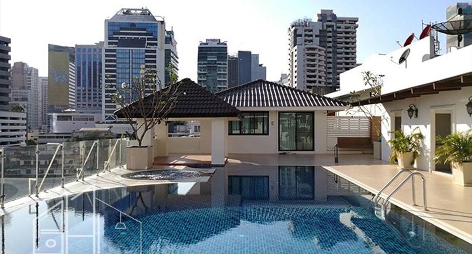 For rent 3 bedrooms condo in Khlong Toei, Bangkok