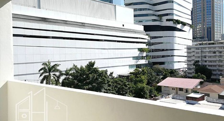 Apartamento en alquiler de 3 habitaciones en Khlong Toei, Bangkok