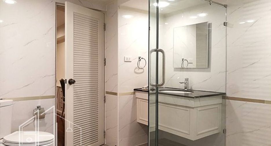 Apartamento en alquiler de 3 habitaciones en Khlong Toei, Bangkok