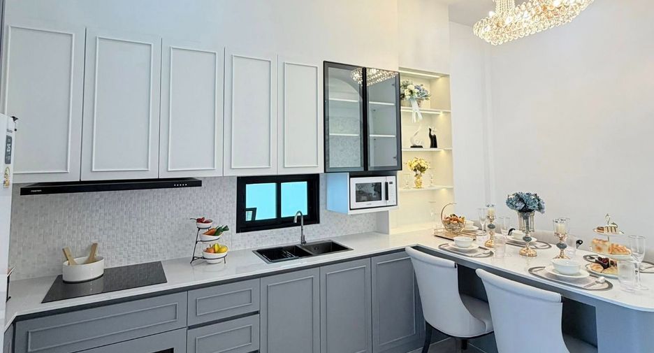 For sale 4 bedrooms villa in East Pattaya, Pattaya