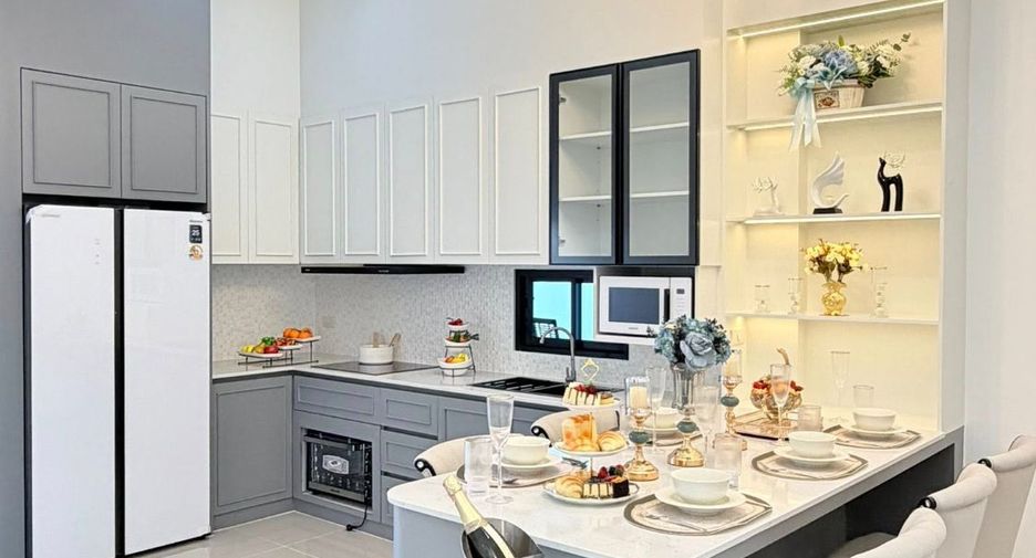 For sale 4 bedrooms villa in East Pattaya, Pattaya