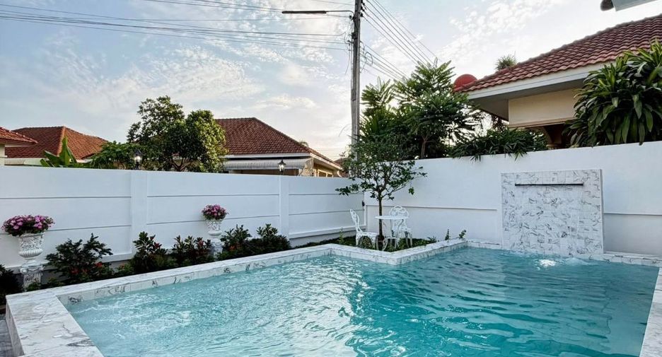 For sale 4 bedrooms villa in East Pattaya, Pattaya