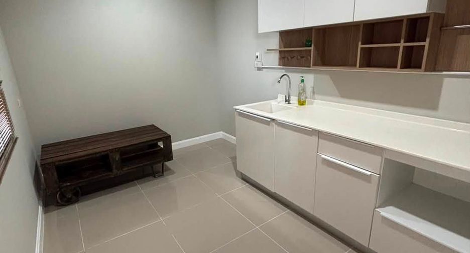 For sale 4 bedrooms house in San Sai, Chiang Mai