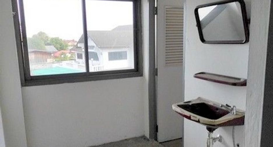 For sale 1 Beds retail Space in Phibun Mangsahan, Ubon Ratchathani