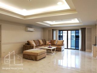 Condo en alquiler de 3 habitaciones en Khlong Toei, Bangkok