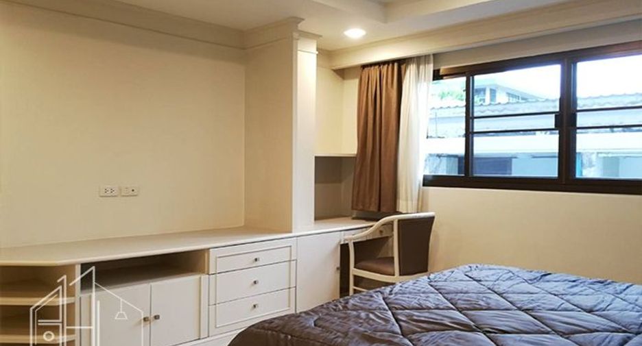 Condo en alquiler de 3 habitaciones en Khlong Toei, Bangkok