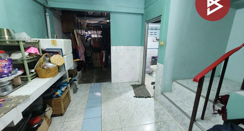 For sale 2 bedrooms townhouse in Thap Than, Uthai Thani