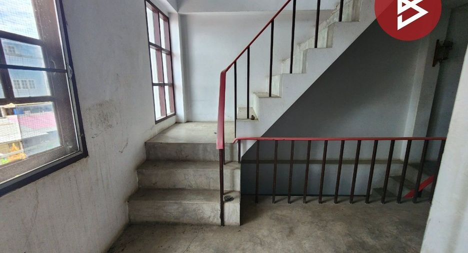 For sale 2 bedrooms townhouse in Thap Than, Uthai Thani
