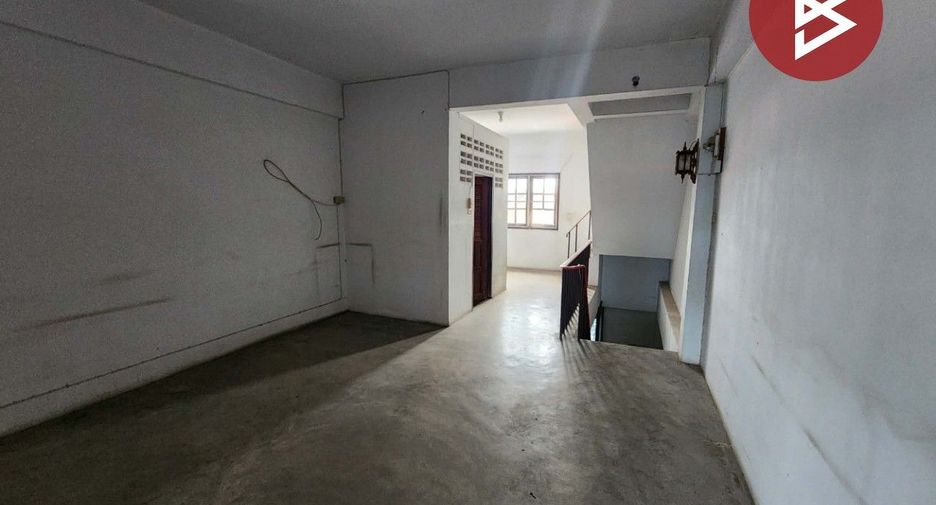 For sale 2 bedrooms townhouse in Thap Than, Uthai Thani
