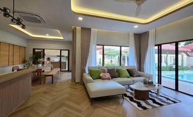 À louer 4 chambres villa à Huay Yai, Pattaya