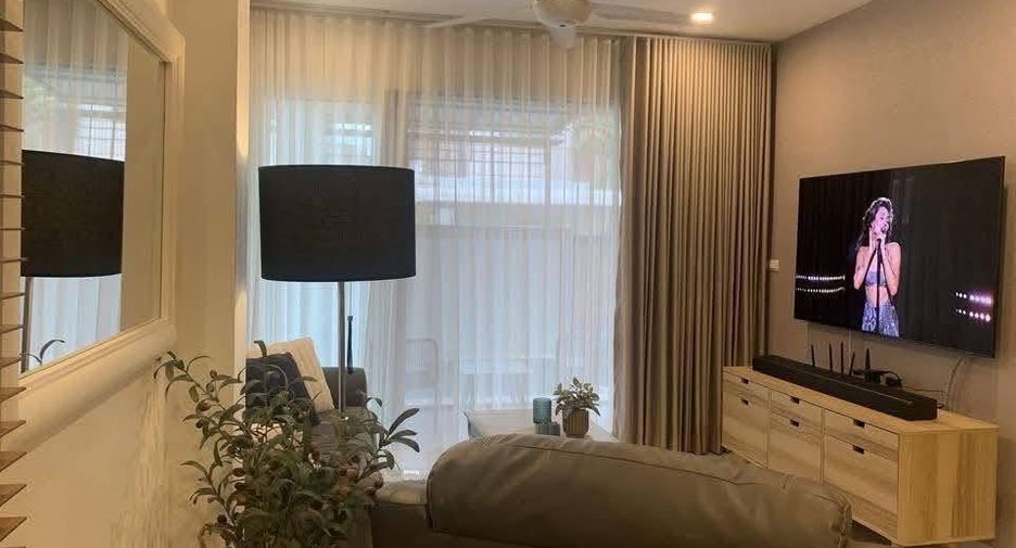 For rent 3 ベッドルーム villa in East Pattaya, Pattaya