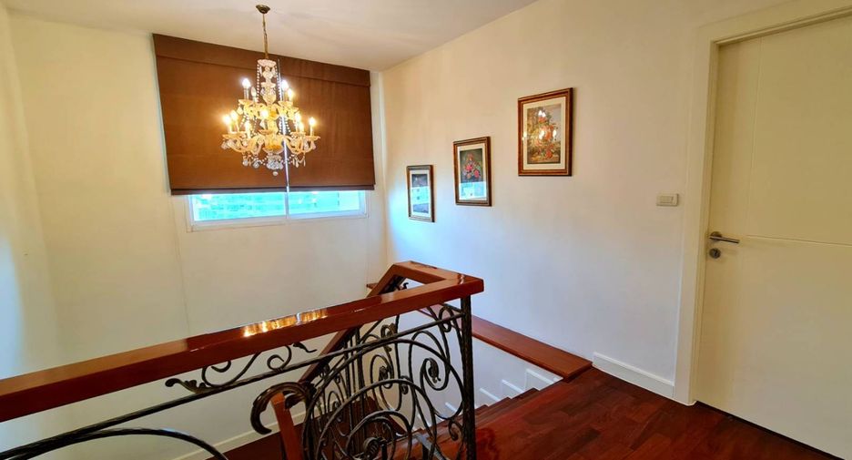 For rent 4 bedrooms condo in Khlong Toei, Bangkok