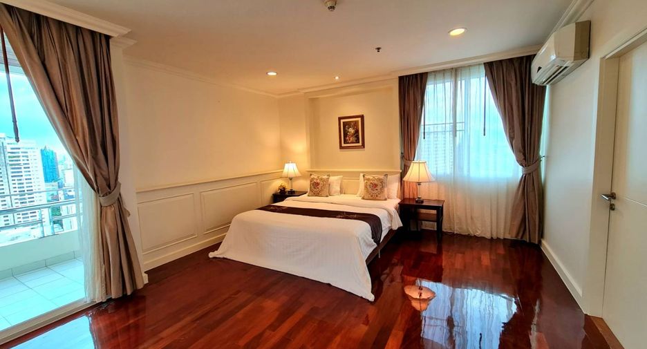 For rent 4 bedrooms condo in Khlong Toei, Bangkok