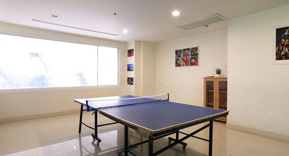 For rent 4 bedrooms condo in Khlong Toei, Bangkok