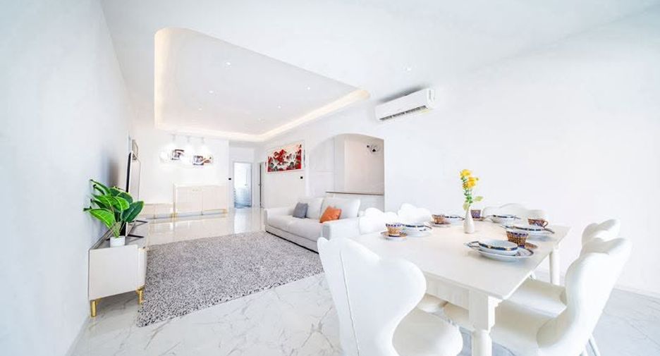 For sale 5 bedrooms house in East Pattaya, Pattaya