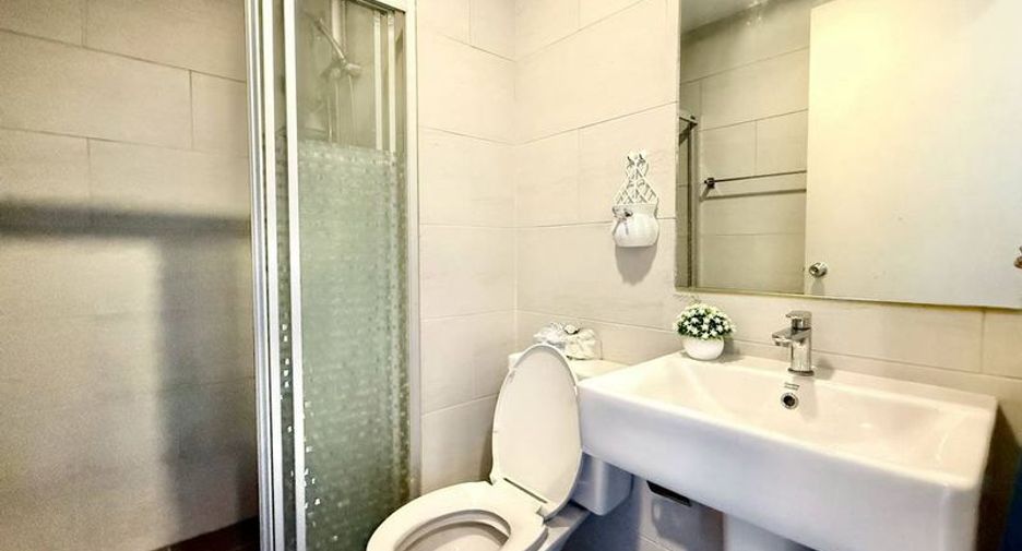 For sale 1 bed condo in Si Racha, Chonburi